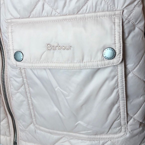 Barbour
Lorne Quilted Jacket - Picture 13 of 14